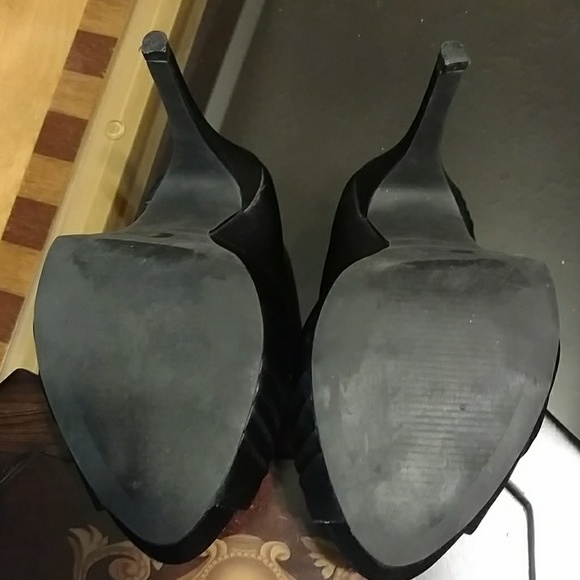 Jacqueline Ferrar black satin platform heels - Picture 4 of 6